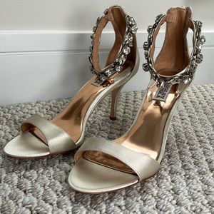 Badgley Mischka wedding shoes size 8